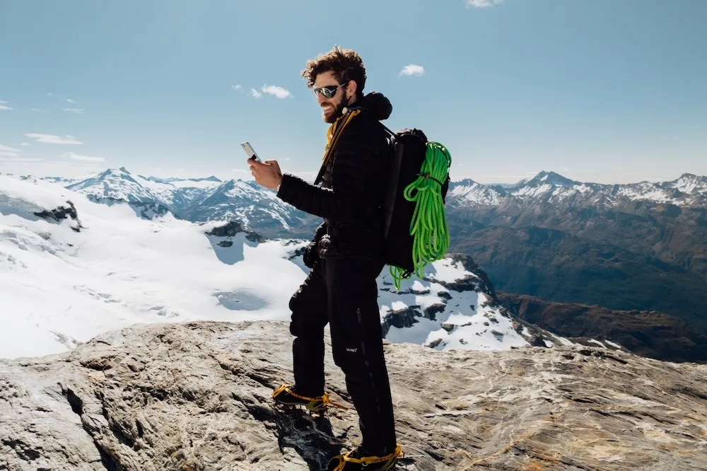 Virgin Media O2 links with Starlink as Ofcom opens E band